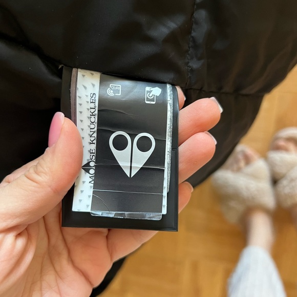 Moose Knuckles jacket-size xs - Picture 5 of 9